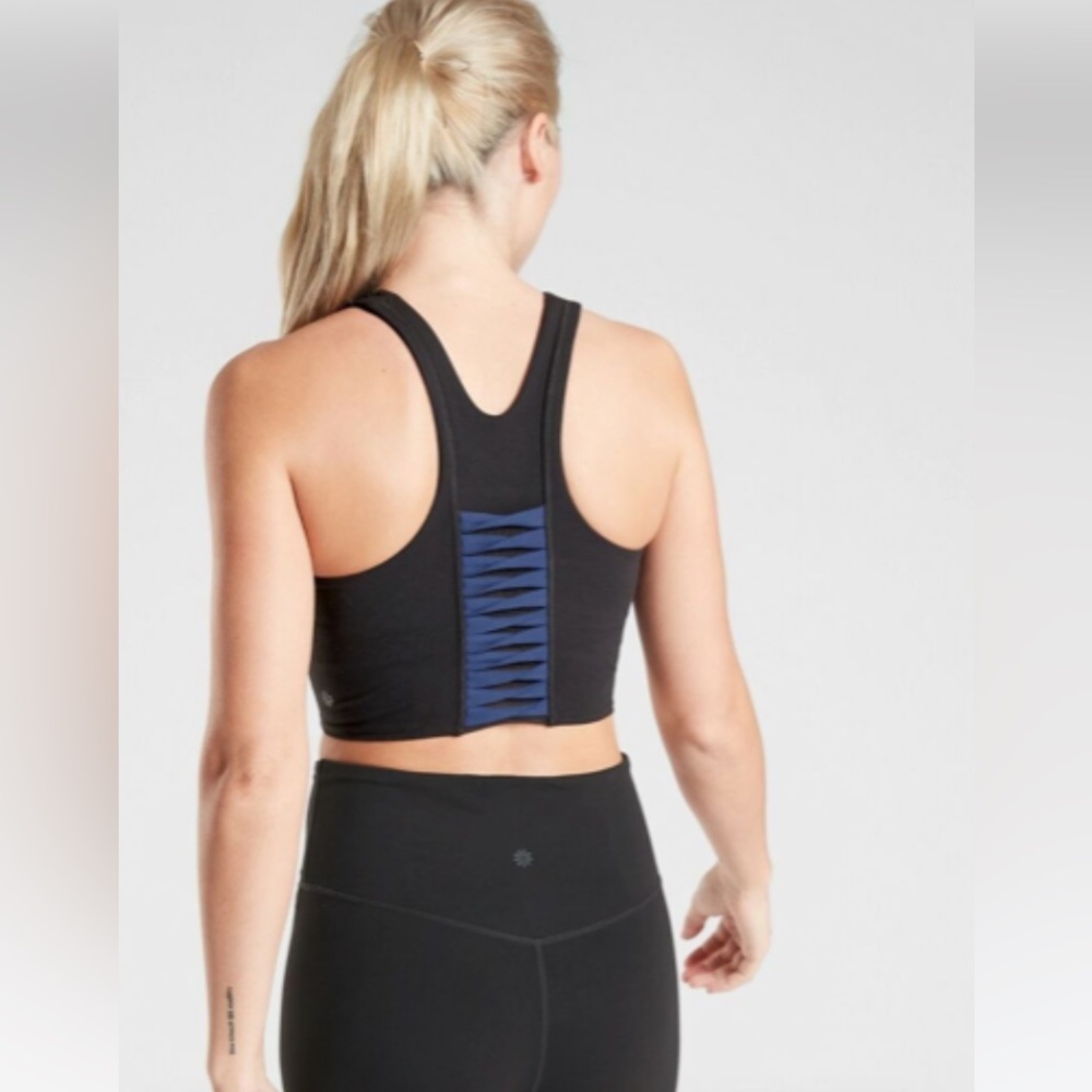 Athleta conscious twist crop - Picture 1 of 6